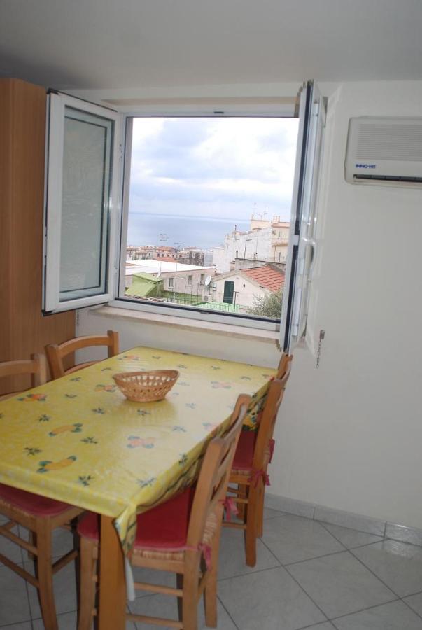 Villino Castellano Apartments Мета Экстерьер фото