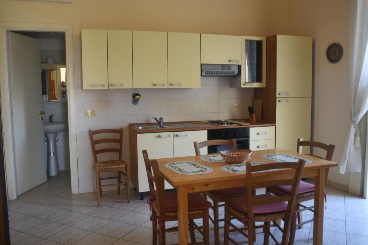 Villino Castellano Apartments Мета Экстерьер фото